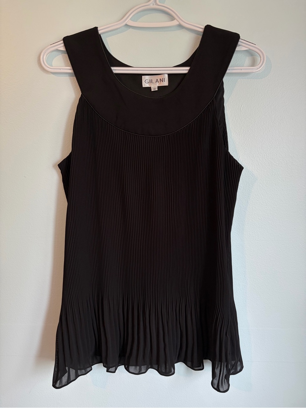 Gilani Women’s Pleated Sleeveless Blouse - Black Gilani Top - Size 10